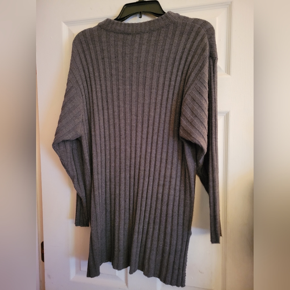 TOI Sweater - Picture 3 of 6